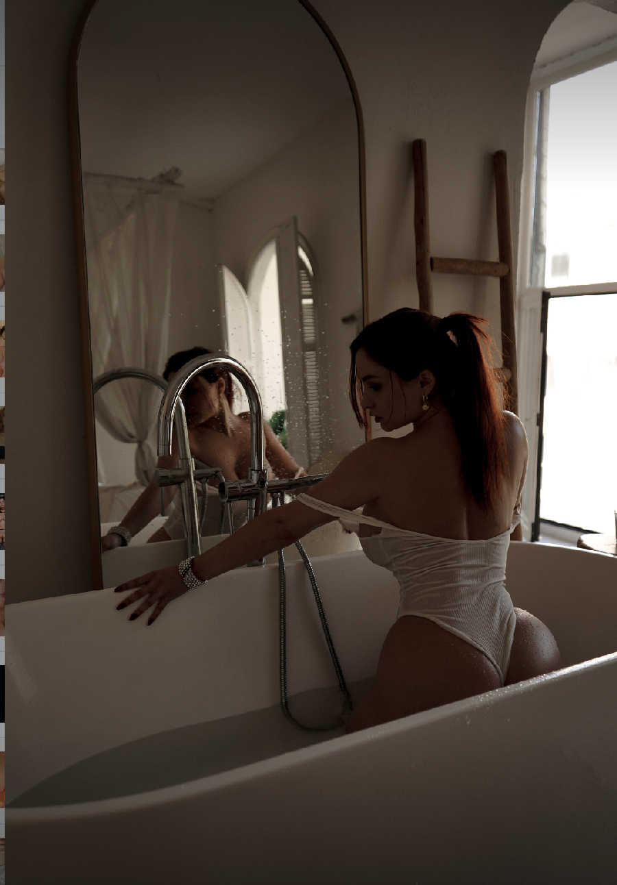 A playful frame from Miranda Faith nude — online in Pimpri-Chinchwad