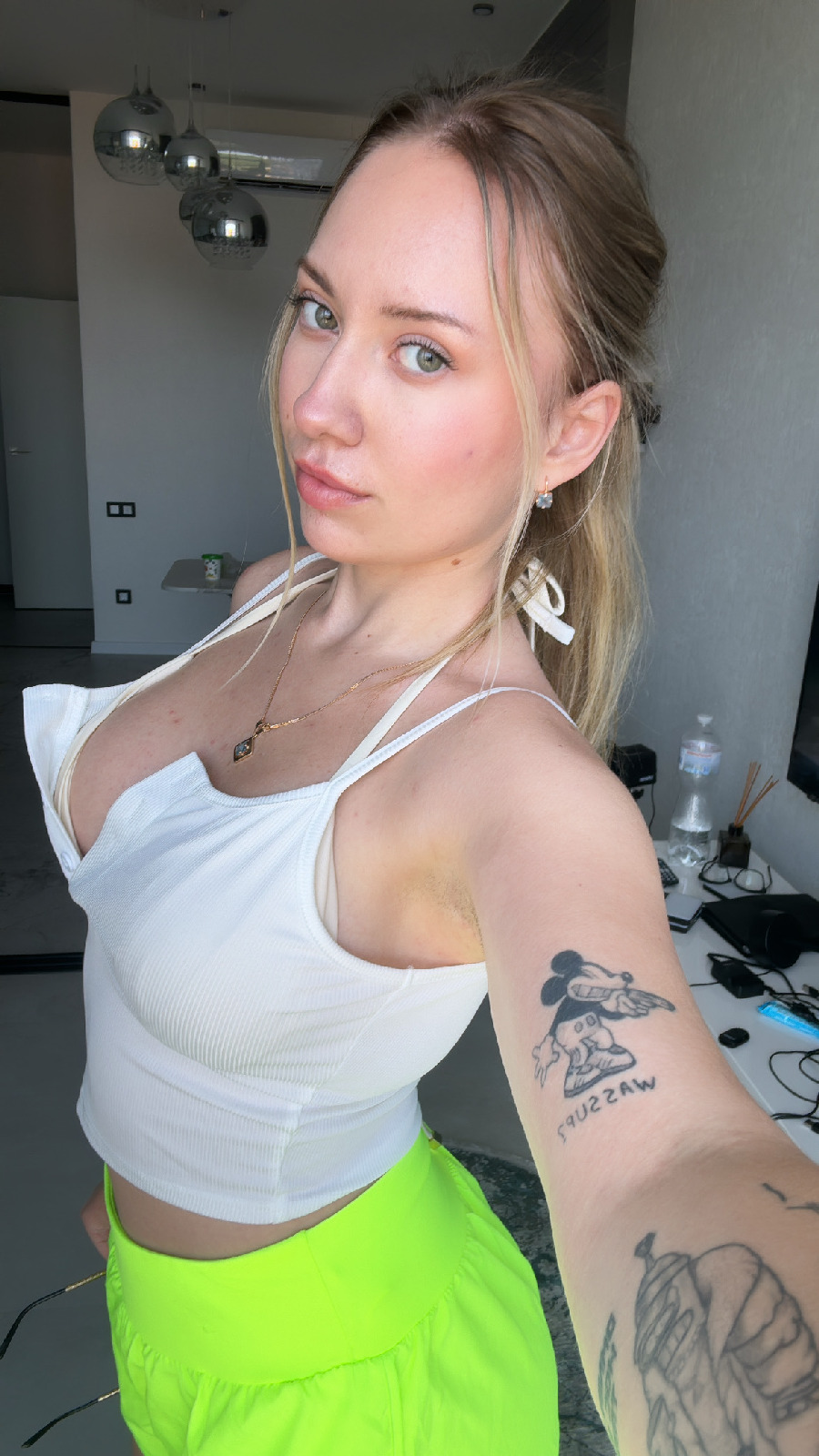 KateV in her underwear in Pimpri-Chinchwad