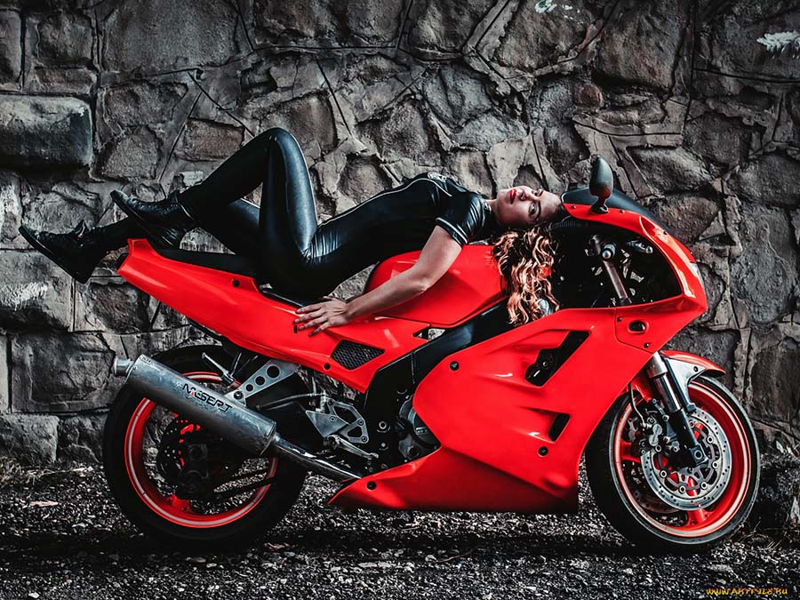 Beautiful girl Beautiful girls and motorcycles in Pimpri-Chinchwad