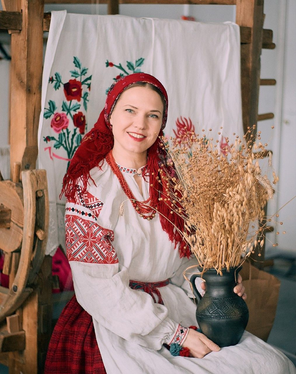 Women in Slavic costumes in Pimpri-Chinchwad