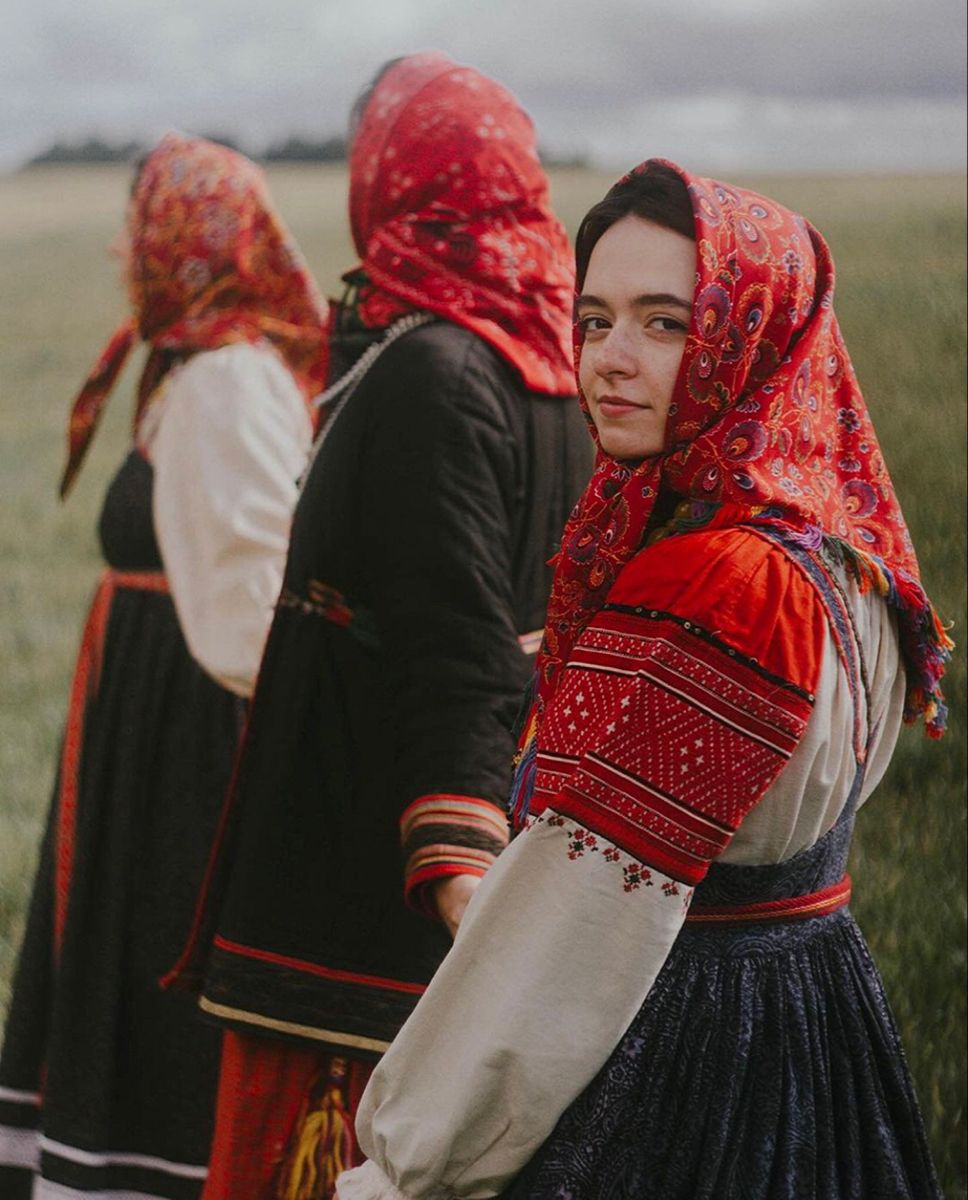 Women in Slavic costumes in Pimpri-Chinchwad
