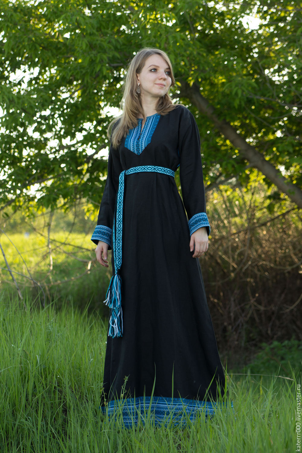 Women in Slavic costumes in Pimpri-Chinchwad