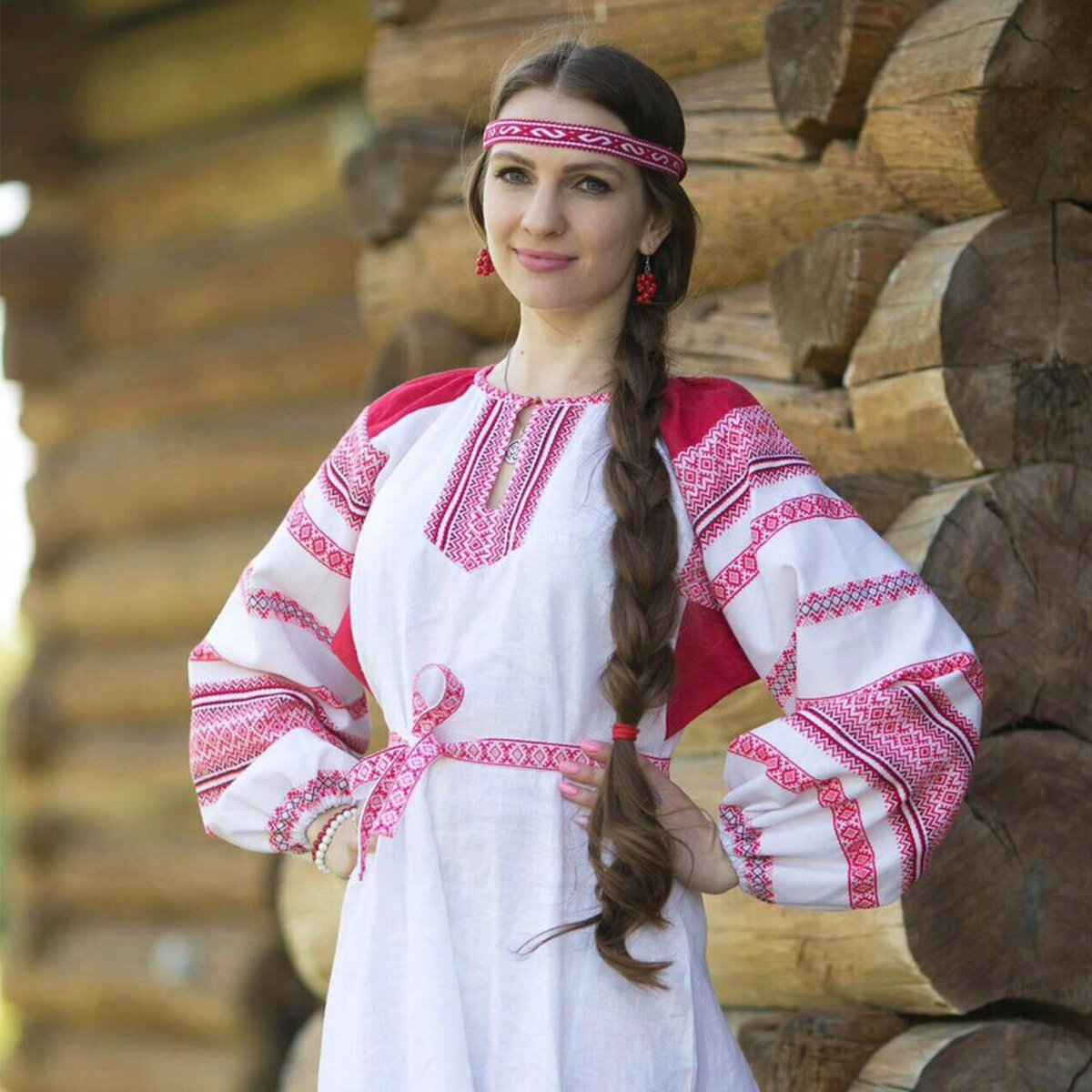 Girls in Slavic costumes in Pimpri-Chinchwad