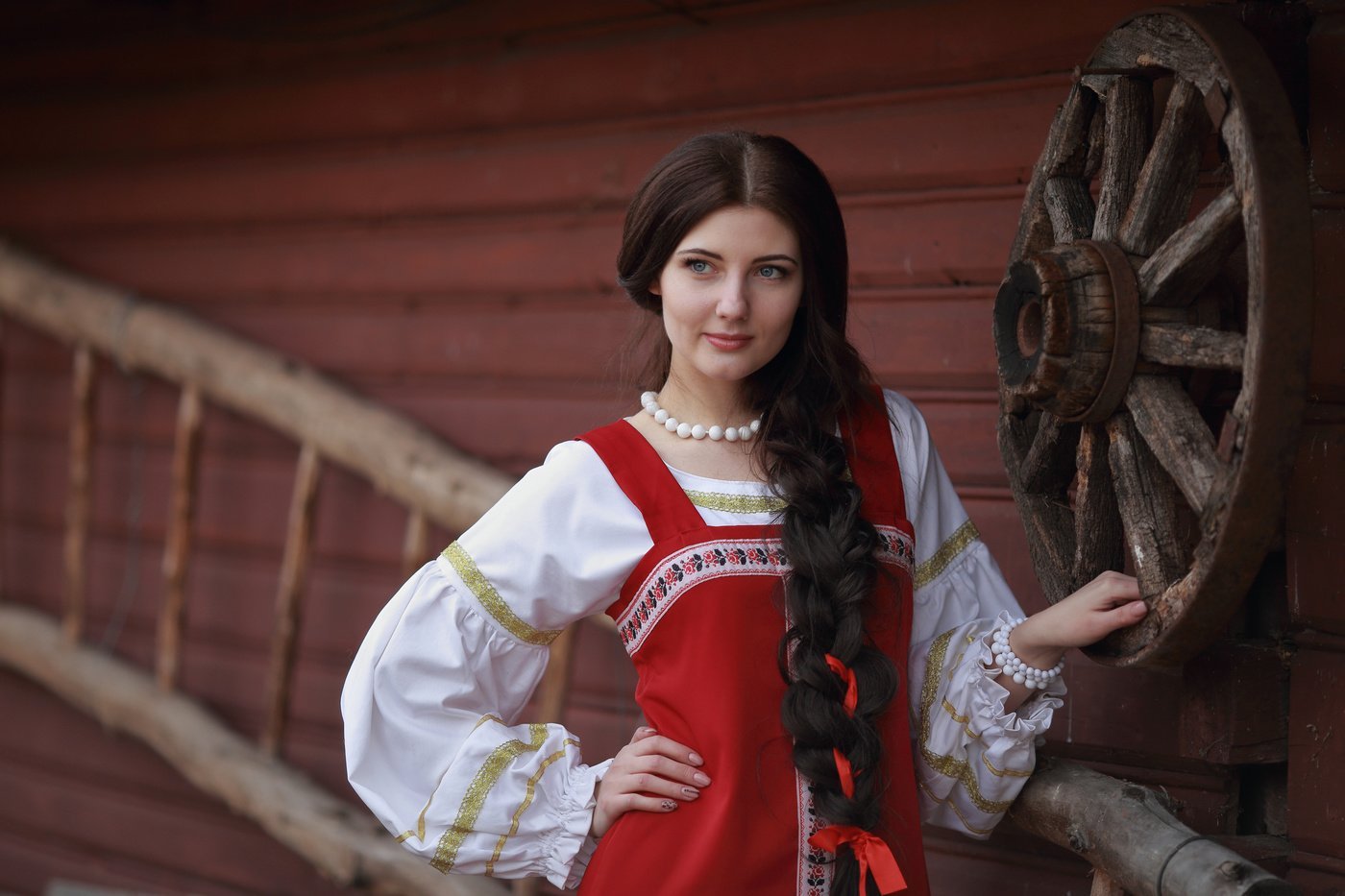 Girls in Slavic costumes in Pimpri-Chinchwad
