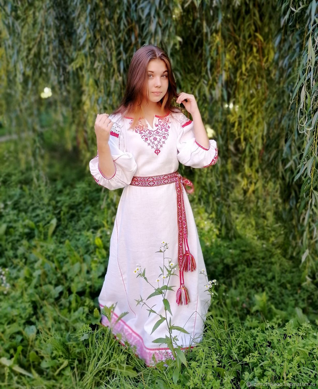 Girl Girls in Slavic costumes in Pimpri-Chinchwad